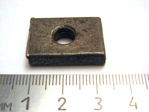 Гайка М8х1,25 пластина крепления сидения