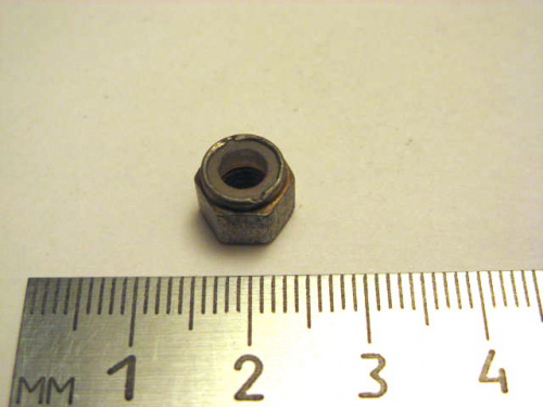 Гайка М5 с нейлон. кольцом (завод) (100) Гайка М5 с нейлон. кольцом (завод) (100)