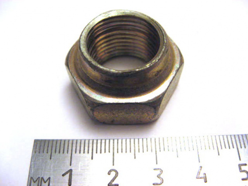 Гайка М18х1,5 ступицы 01 (без точки) (50) левая