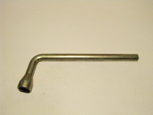 Ключ балонный Г 17 мм L-330 мм д.15,5 мм