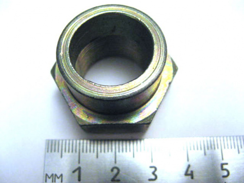 Гайка хвостовика КПП 01 (20)