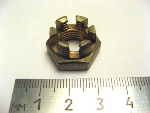 Гайка М12х1,25 корончатая 2108 (рул. тяг) (40)