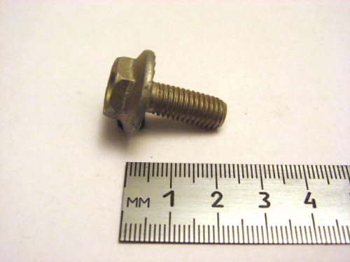 Болт М8х20 с зубч.бурт. (бампер 2101) (20) Болт М8х20 с зубч.бурт. (бампер 2101) (20)